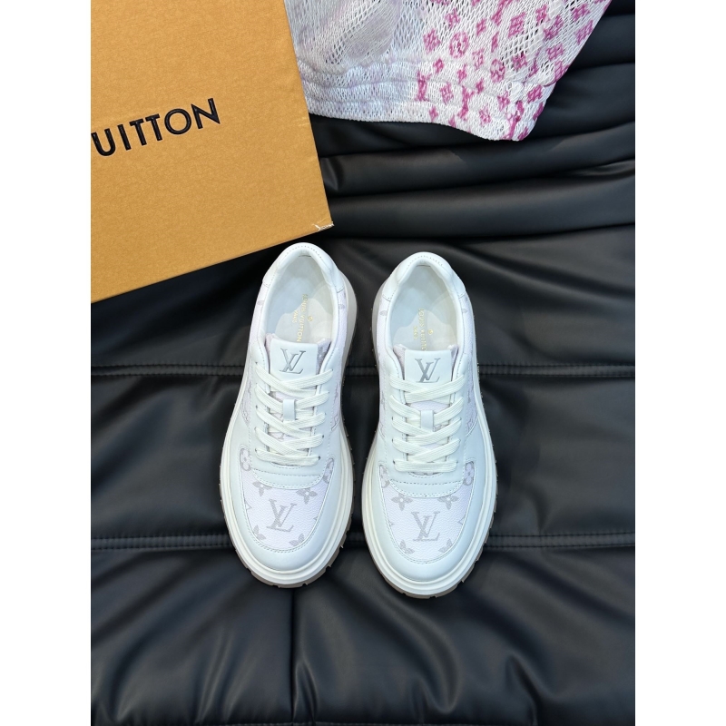 l**is V*t*n sneakers